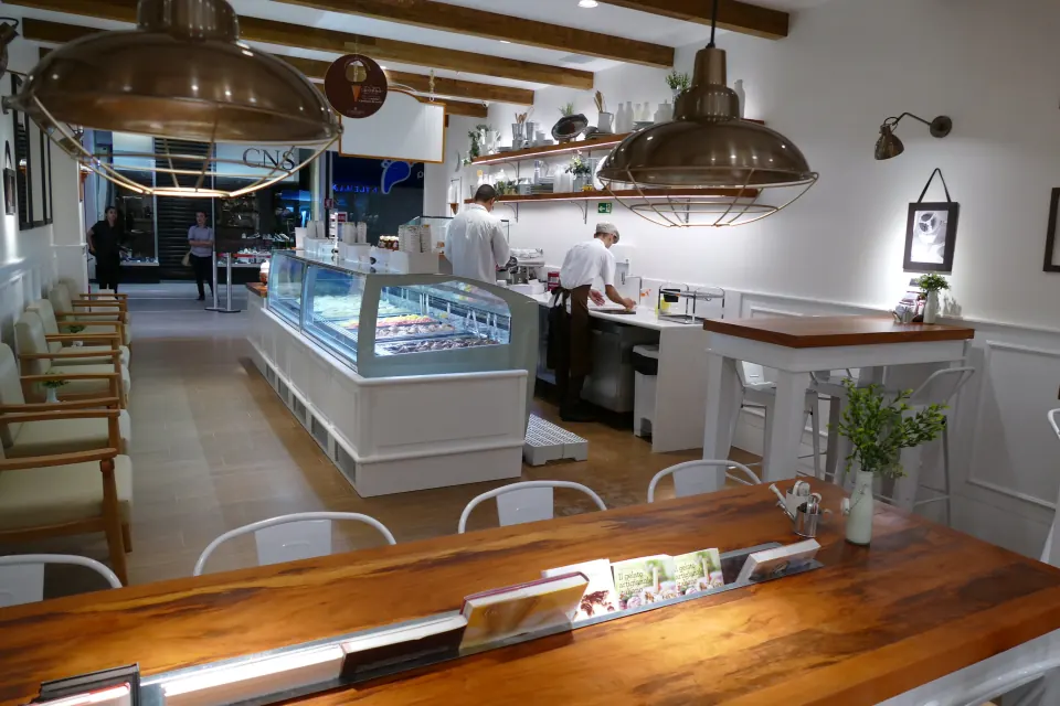 Gelateria Bacio di Latte, obra executada pela AMACna