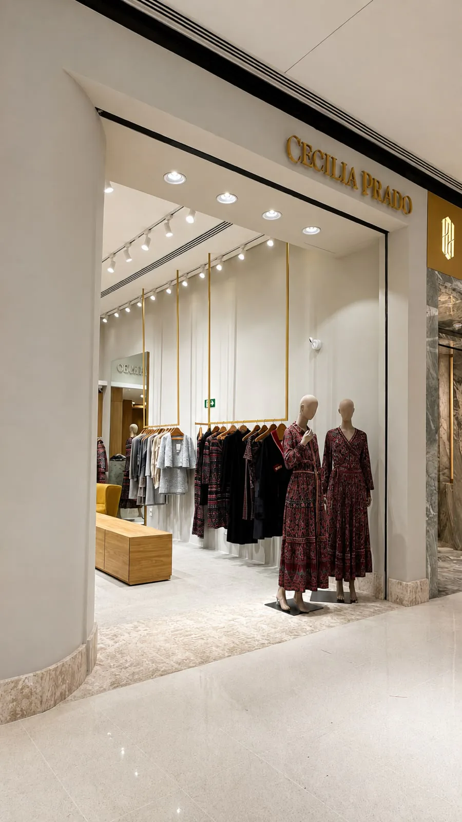 Loja Cecilia Prado — vitrine clara, obra executada pela AMACna
